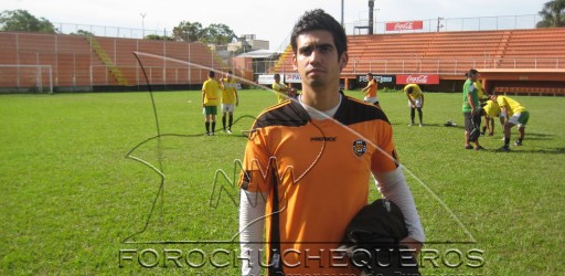 El Puntarenas FC reforzará su portería para el próximo Torneo de Invierno 2012 con la llegada del brasileño León Netto. El arquero de 23 años llega...